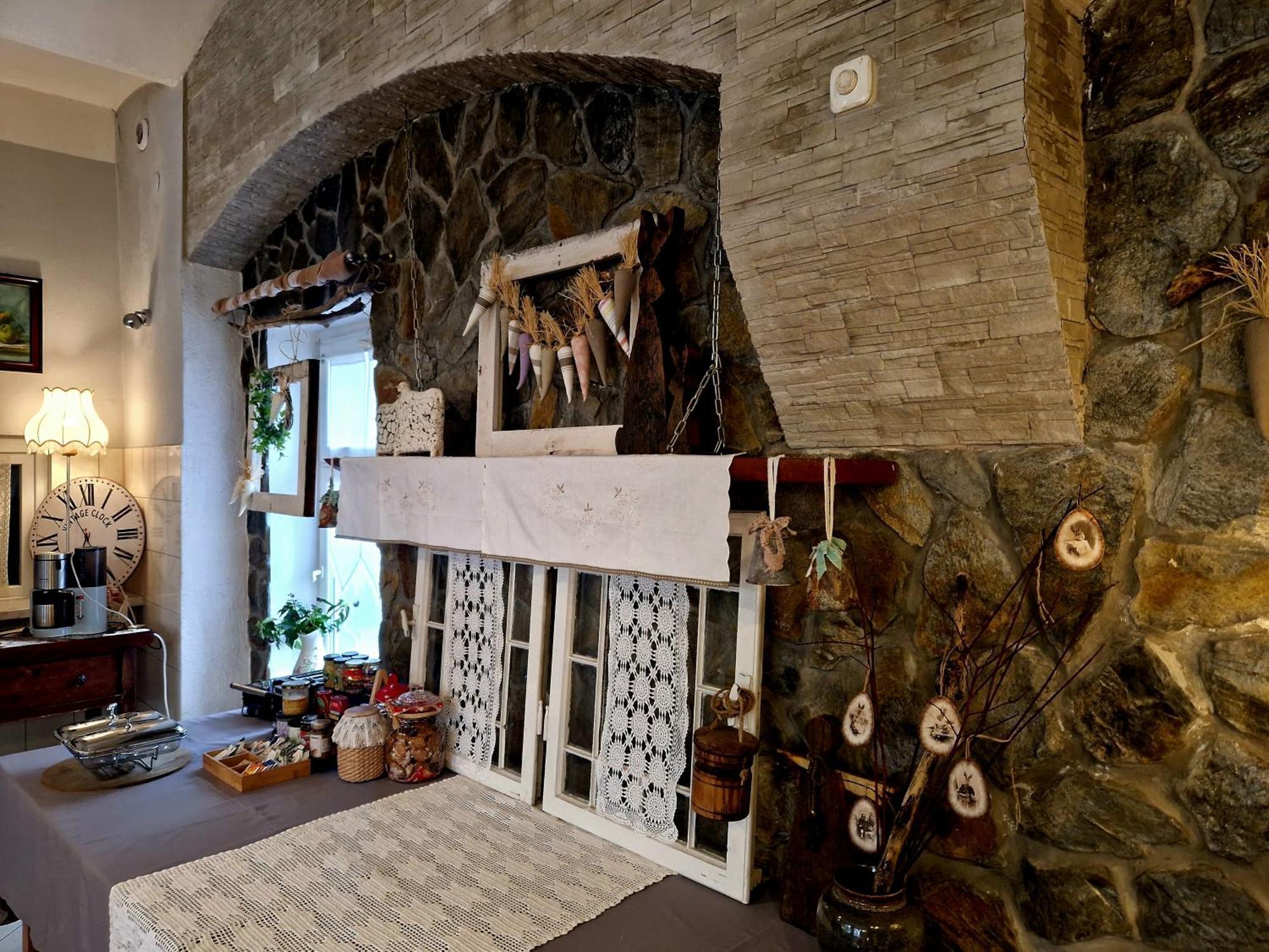 Hotel Zaulek Любань Экстерьер фото