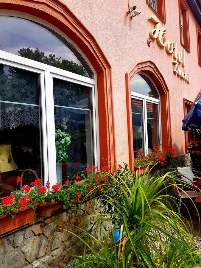 Hotel Zaulek Любань Экстерьер фото