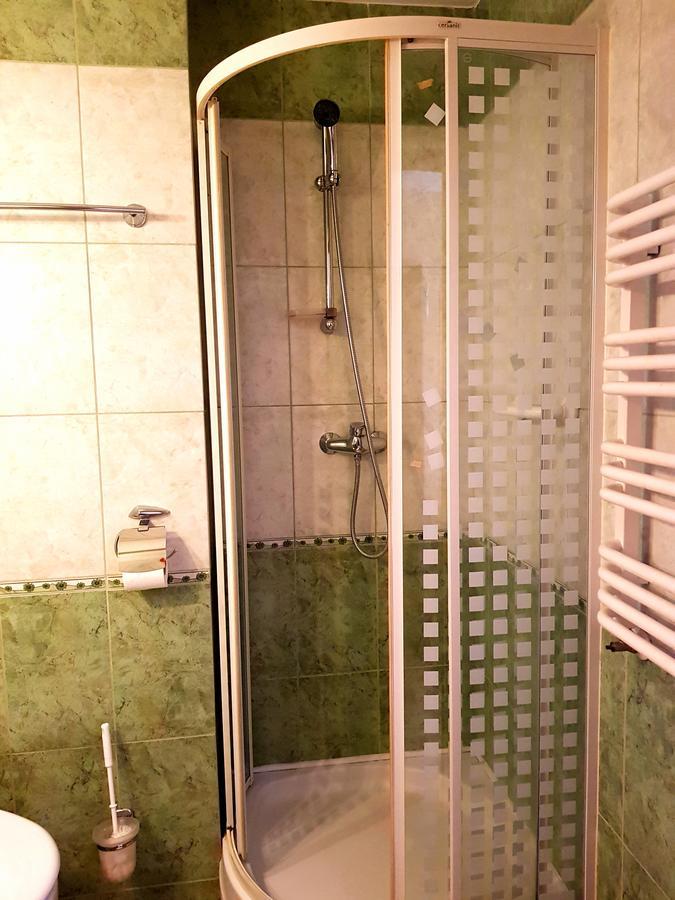 Hotel Zaulek Любань Экстерьер фото