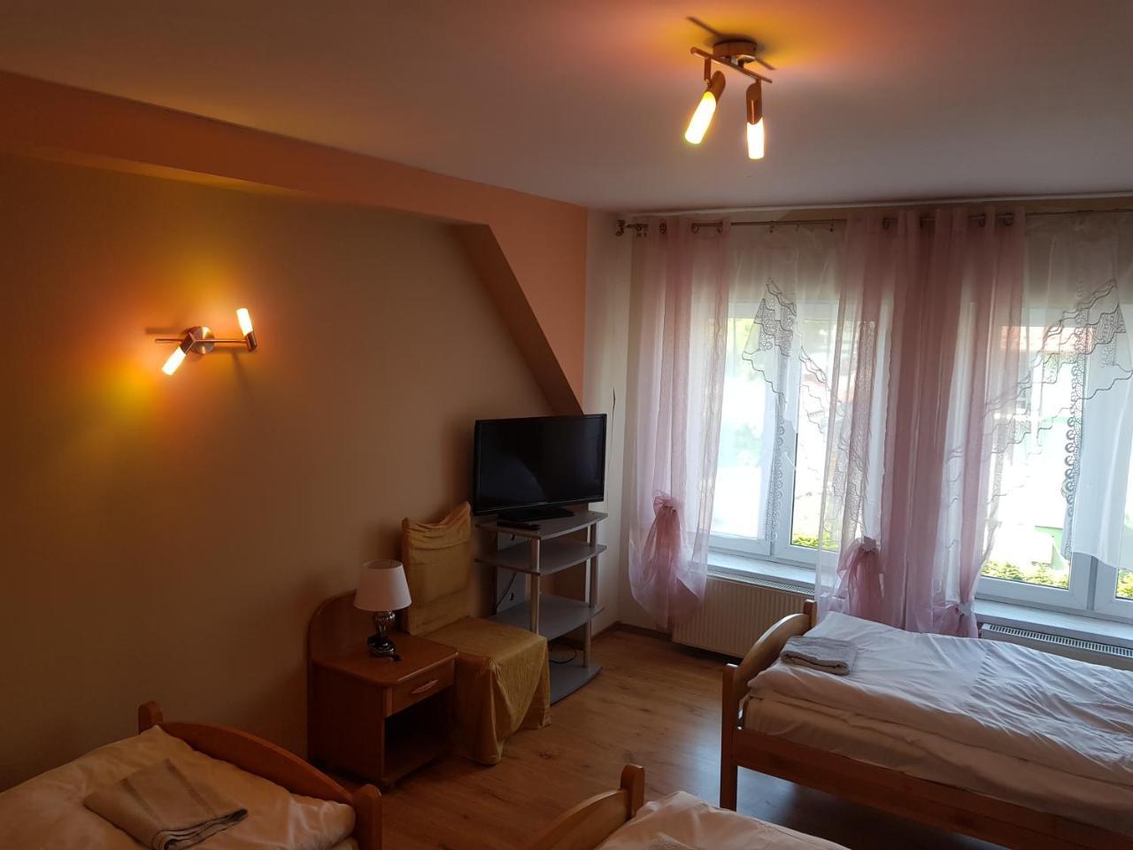 Hotel Zaulek Любань Экстерьер фото